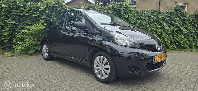 Occasion Toyota Aygo 68 PK (50 kW) 2011 Zwart Hatchback