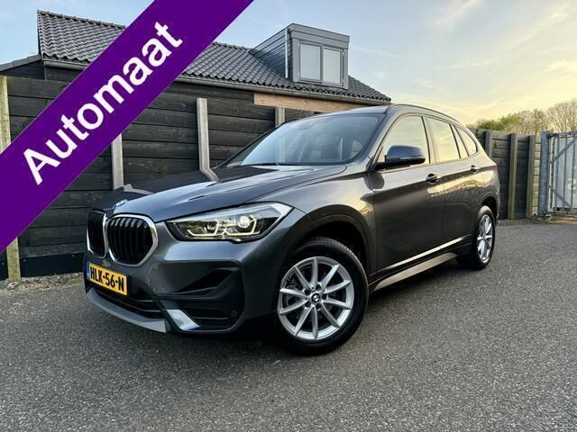 Grijs Gebruikt 2021 BMW X1 Executive SUV | € 29.450 (Eerlijke prijs) - Afbeelding 1/4