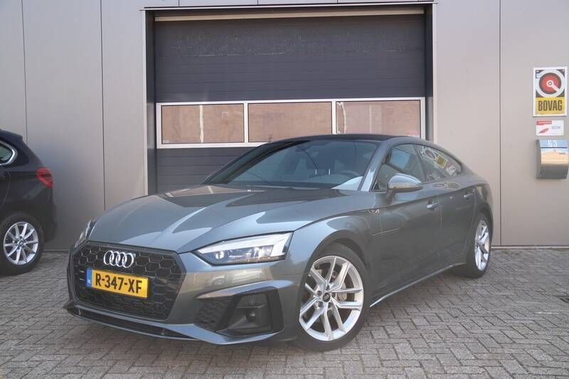 Grijs Gebruikt 2022 Audi A5 Sportback Hatchback | € 40.495 (Iets duurder) - Afbeelding 1/4