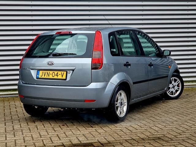 Occasion Ford Fiesta Ghia 80 PK (58 kW) 2002 Grijs Hatchback