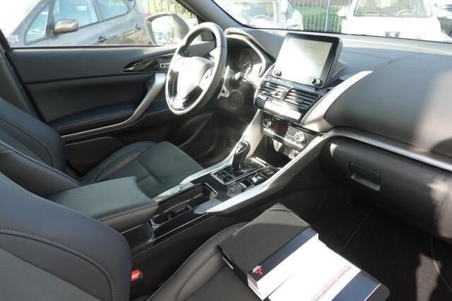Grijs, metallic lak Gebruikt 2024 Mitsubishi Eclipse Cross Instyle SUV | € 31.950 (Eerlijke prijs) - Afbeelding 1/4