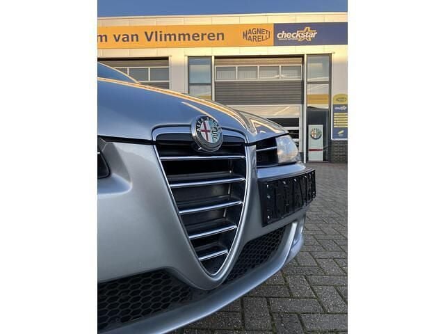 Occasion Alfa Romeo 156 Impression 140 PK (102 kW) 2004 Grijs Sedan