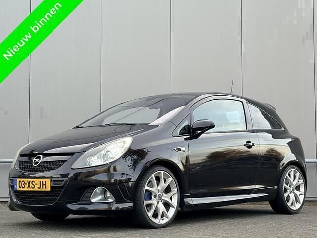 Zwart Occasion 2007 Opel Corsa OPC Hatchback | € 6.750 (Eerlijke prijs) - Afbeelding 1/4