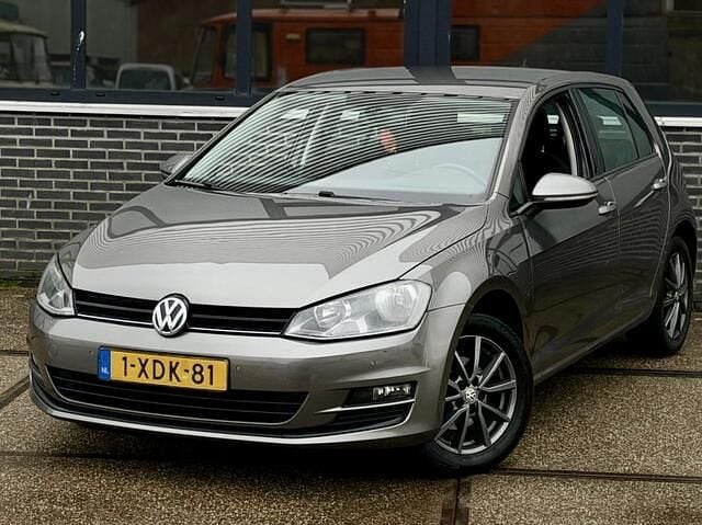 Occasion VW Golf VII Trendline 105 PK (77 kW) 2014 Grijs (metallic) Hatchback