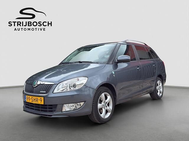 Grijs, metallic lak Gebruikt 2011 Skoda Fabia GreenLine Stationwagen | € 2.740 (Eerlijke prijs) - Afbeelding 1/4