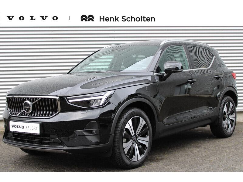 Zwart Gebruikt 2022 Volvo XC40 Inscription SUV | € 42.950 (Duur) - Afbeelding 1/4