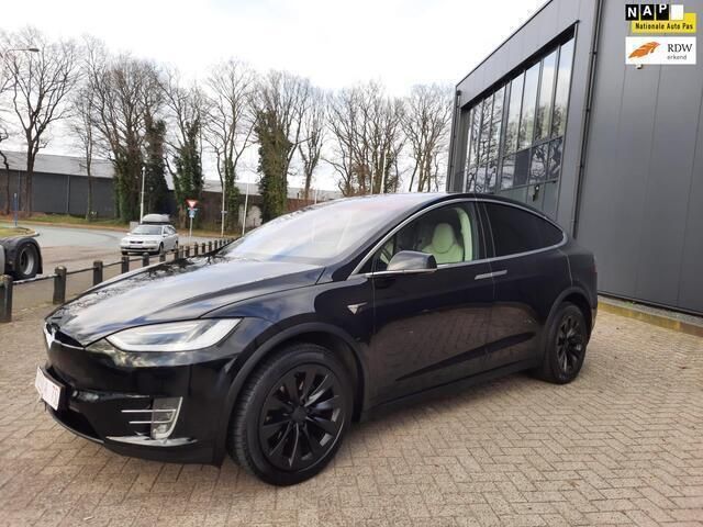 Zwart, metallic lak Gebruikt 2018 Tesla Model X SUV | € 34.999 (Iets duurder) - Afbeelding 1/4