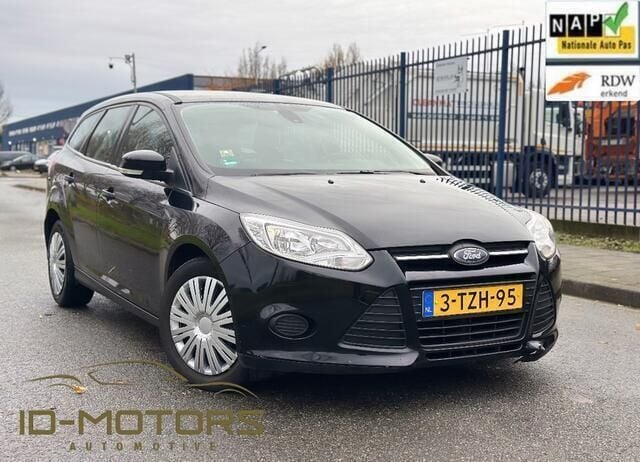 Zwart Gebruikt 2014 Ford Focus Trend Stationwagen | € 3.999 (Super prijs) - Afbeelding 1/4