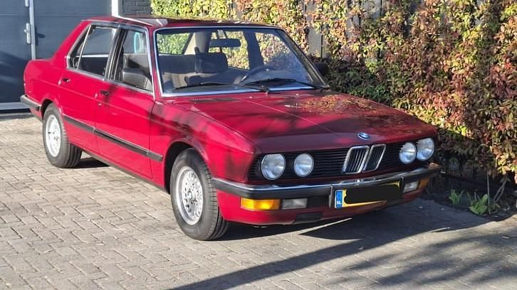 Rood Occasion 1986 BMW 518 Sedan | € 8.500 - Afbeelding 1/4