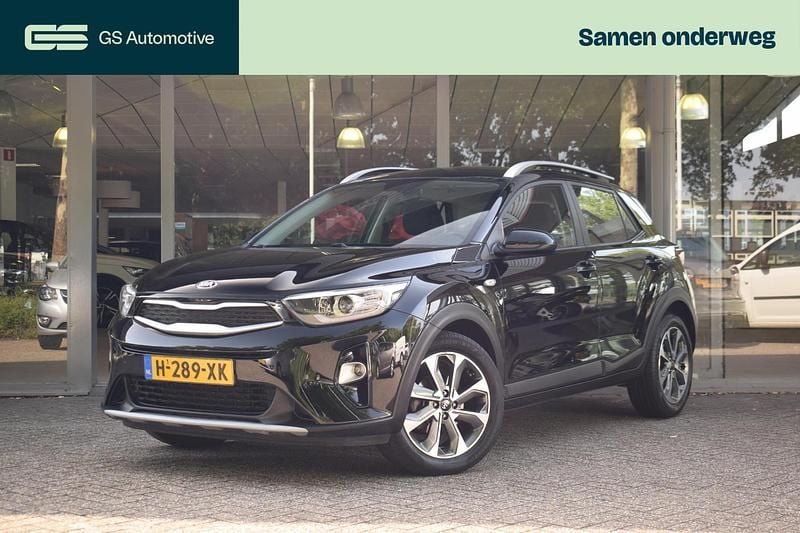 Zwart Gebruikt 2020 Kia Stonic SUV | € 15.490 (Eerlijke prijs) - Afbeelding 1/4