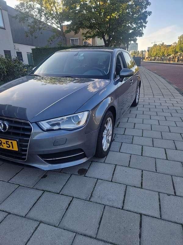 Grijs Gebruikt 2014 Audi A3 Hatchback | € 7.850 (Eerlijke prijs) - Afbeelding 1/4