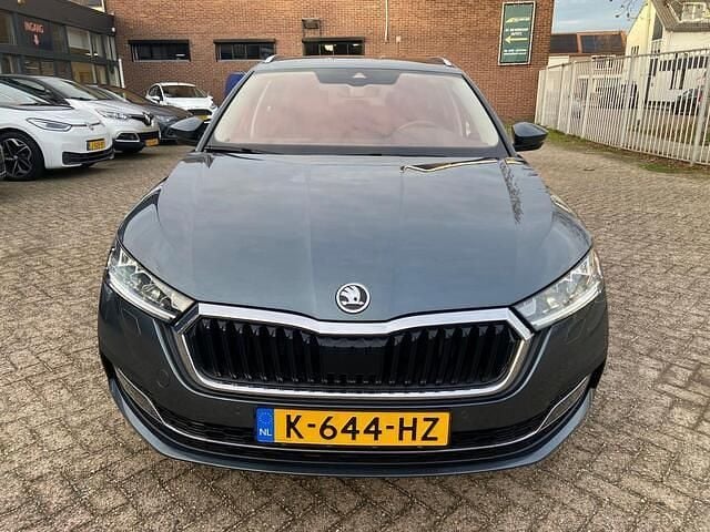 Occasion Skoda Octavia Business Line 110 PK (80 kW) 2021 Grijs Stationwagen