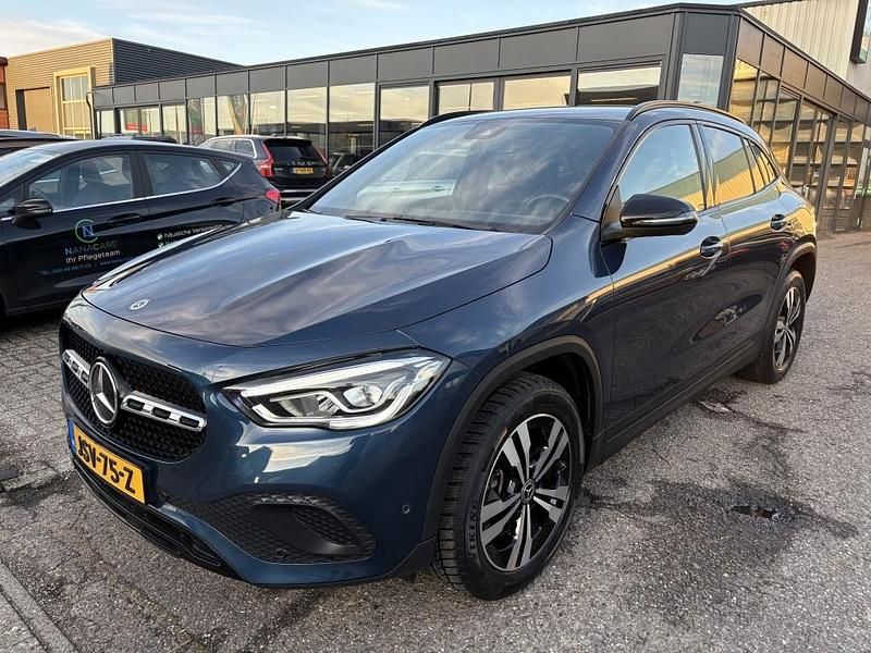 Blauw Occasion 2022 Mercedes GLA250 Business SUV | € 33.500 (Super prijs) - Afbeelding 1/4