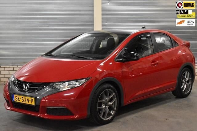 Rood Occasion 2014 Honda Civic Comfort Hatchback | € 7.750 (Goede deal) - Afbeelding 1/4