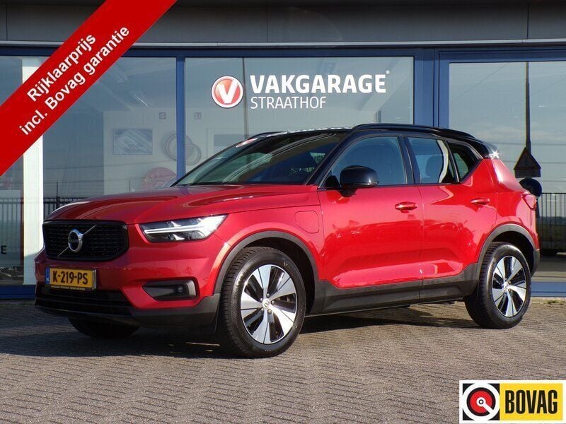 Rood, metallic lak Gebruikt 2021 Volvo XC40 R-Design SUV | € 29.950 (Iets duurder) - Afbeelding 1/4