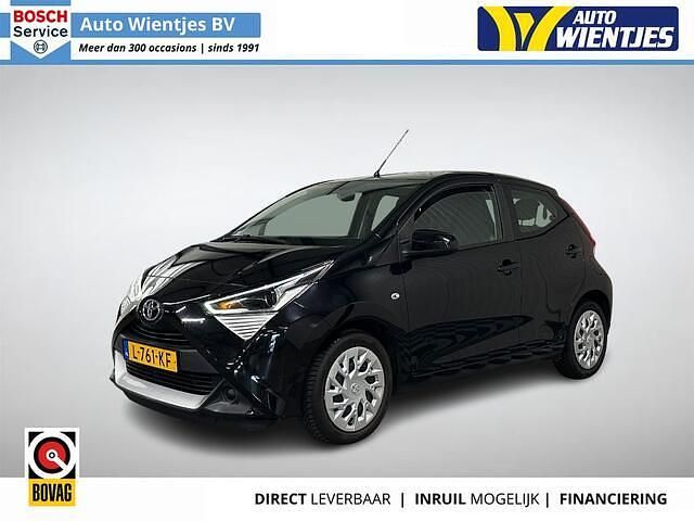 Zwart Gebruikt 2021 Toyota Aygo X-play Hatchback | € 8.450 (Eerlijke prijs) - Afbeelding 1/4