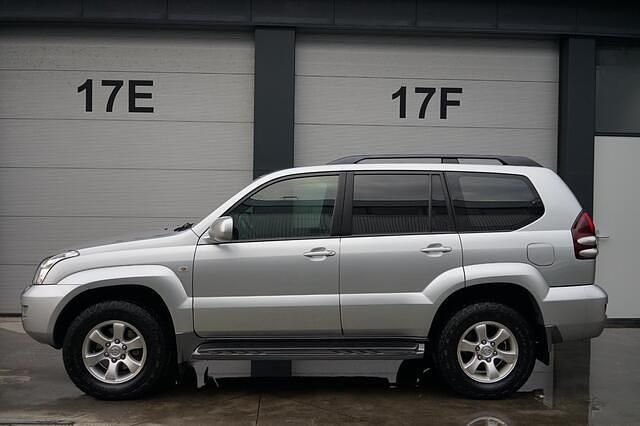 Zilver Gebruikt 2007 Toyota Land Cruiser Executive SUV | € 34.900 - Afbeelding 1/4