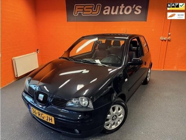 Zwart (metallic) Gebruikt 2005 Seat Arosa Stella Hatchback | € 1.450 (Eerlijke prijs) - Afbeelding 1/4