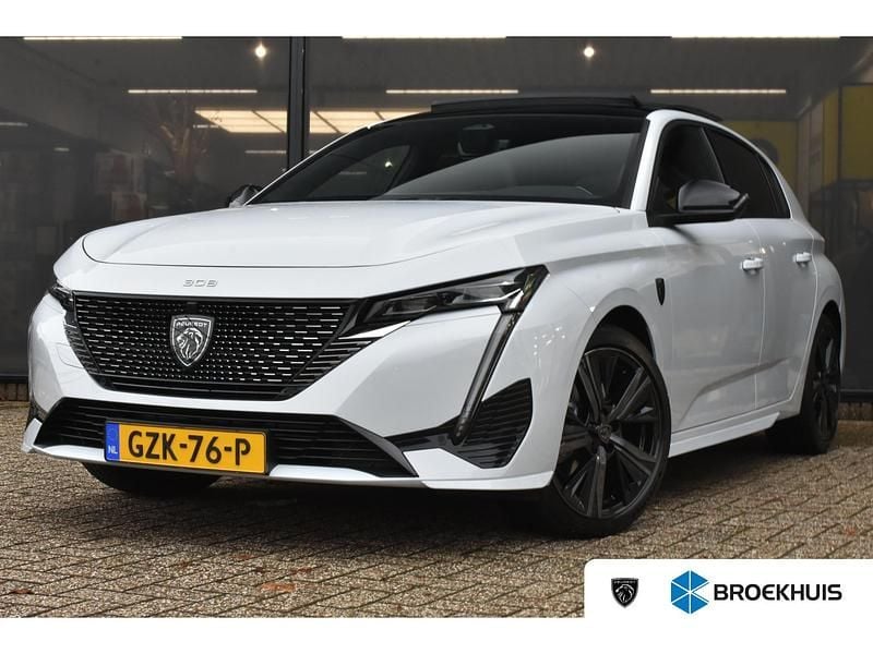 Wit Occasion 2025 Peugeot 308 GT Hatchback | € 30.895 (Duur) - Afbeelding 1/4