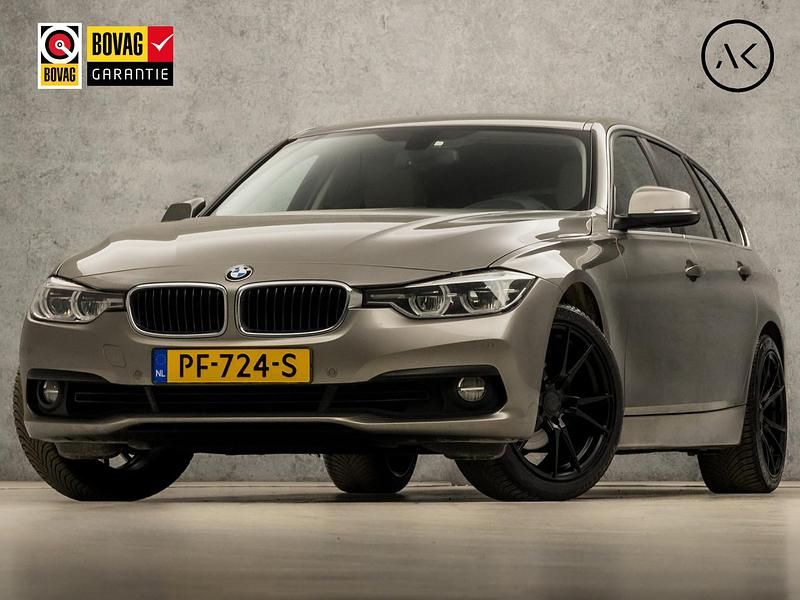 Grijs Occasion 2017 BMW 318 Executive Stationwagen | € 12.945 (Goede deal) - Afbeelding 1/4