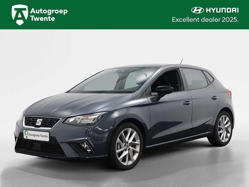 Grijs Gebruikt 2024 Seat Ibiza FR-Line Hatchback | € 20.950 (Duur) - Afbeelding 1/4