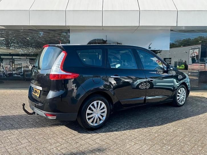 Gebruikt 2009 Renault Grand Scénic III MPV | € 1.500 (Goede deal) - Afbeelding 1/4