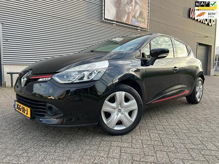 Zwart Occasion 2015 Renault Clio IV Hatchback | € 6.495 (Eerlijke prijs) - Afbeelding 1/4