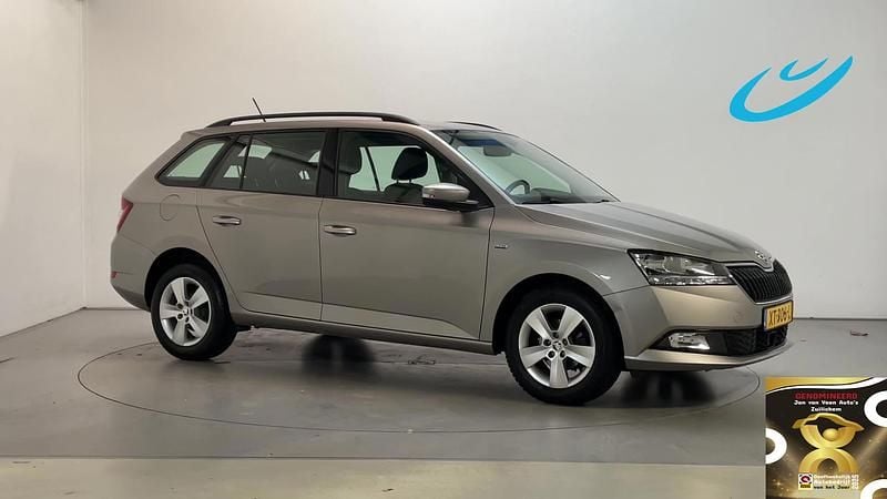 Grijs Gebruikt 2019 Skoda Fabia Clever Hatchback | € 10.400 (Goede deal) - Afbeelding 1/3