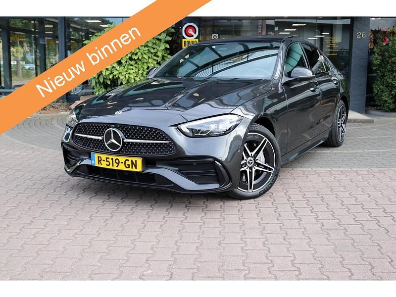 Grijs Gebruikt 2022 Mercedes C300e AMG line Sedan | € 44.950 (Iets duurder) - Afbeelding 1/4