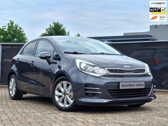 Grijs Gebruikt 2015 Kia Rio Hatchback | € 8.749 (Iets duurder) - Afbeelding 1/4