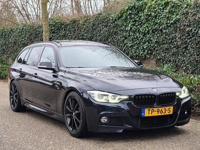 Occasion BMW 330 Executive 252 PK (185 kW) 2018 Zwart Stationwagen
