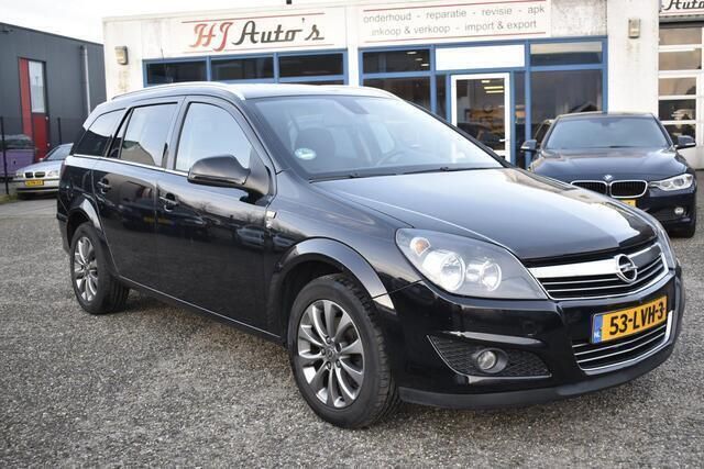 Zwart, metallic lak Gebruikt 2010 Opel Astra Edition Stationwagen | € 3.500 (Eerlijke prijs) - Afbeelding 1/4