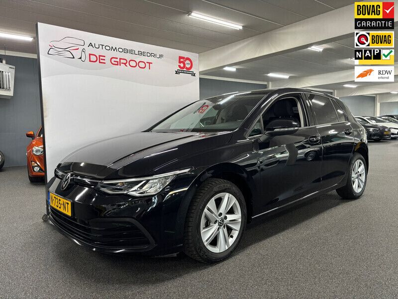 Zwart Gebruikt 2021 VW Golf VIII Life Hatchback | € 23.950 (Eerlijke prijs) - Afbeelding 1/4