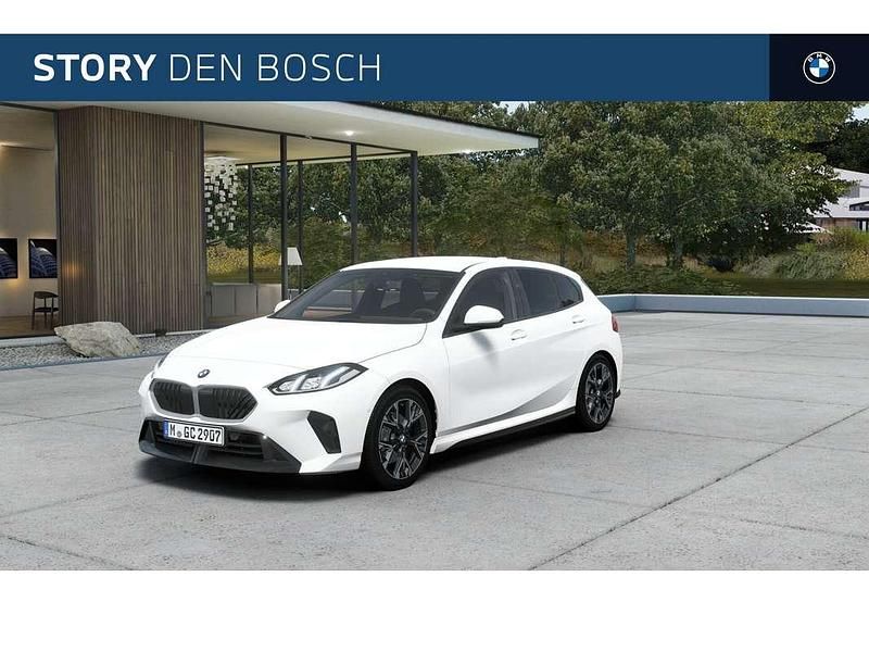 Wit Nieuw 2025 BMW 120 M Sport Hatchback | € 47.245 (Super prijs) - Afbeelding 1/4