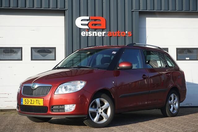 Rood Occasion 2008 Skoda Fabia Sport Stationwagen | € 3.899 (Eerlijke prijs) - Afbeelding 1/4