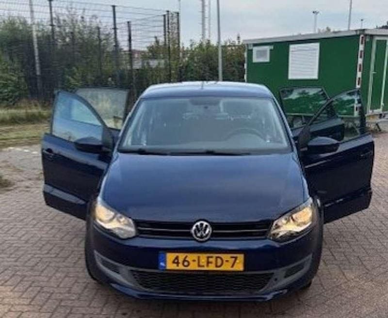 Blauw Gebruikt 2010 VW Polo Comfortline Hatchback | € 3.800 (Super prijs) - Afbeelding 1/4