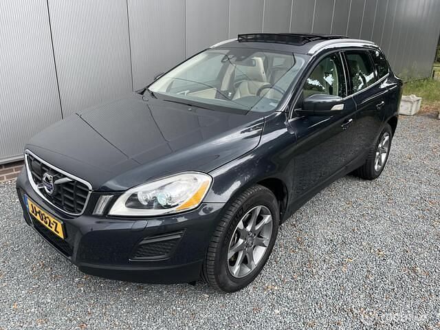 Grijs Gebruikt 2011 Volvo XC60 Summum SUV | € 11.995 - Afbeelding 1/4