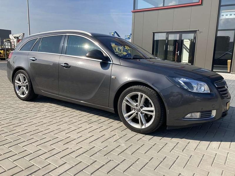 Occasion Opel Insignia Cosmo 131 PK (96 kW) 2010 Grijs MPV