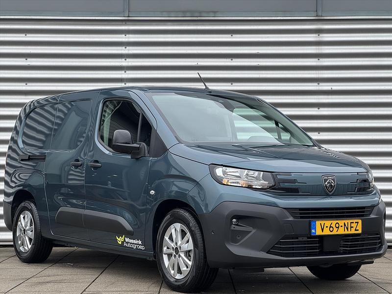 Nieuw Peugeot Partner 2025 Blauw MPV