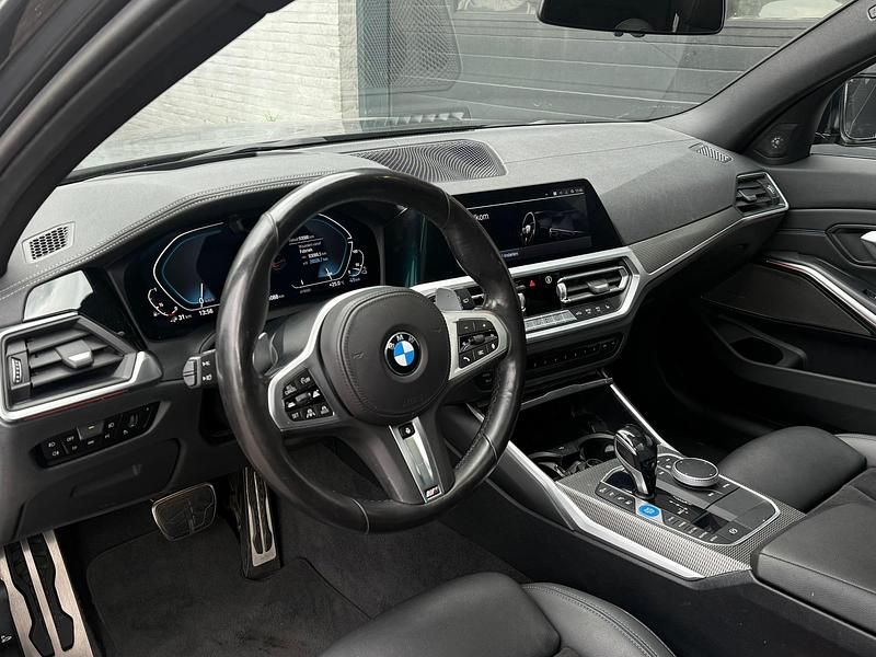 Occasion BMW 330 Executive 184 PK (135 kW) 2020 Grijs Stationwagen