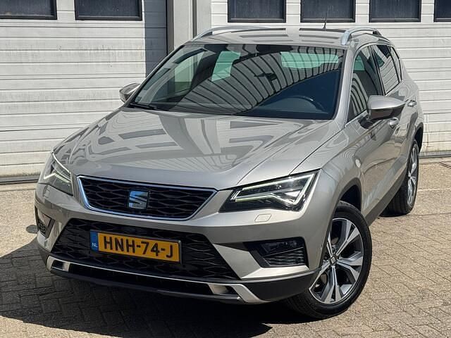 Grijs Gebruikt 2017 Seat Ateca 4Drive SUV | € 19.700 (Eerlijke prijs) - Afbeelding 1/4
