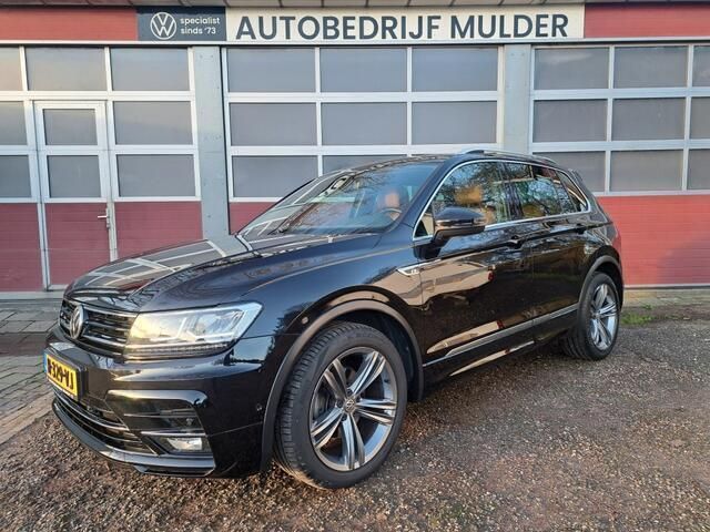 Zwart Gebruikt 2020 VW Tiguan Highline SUV | € 26.950 (Eerlijke prijs) - Afbeelding 1/4