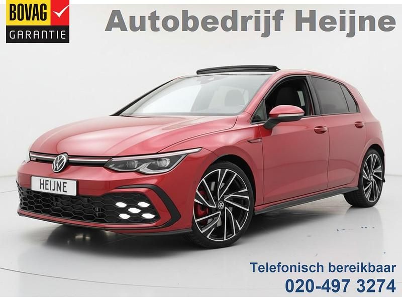 Rood Occasion 2022 VW Golf VIII Sport Hatchback | € 34.445 (Eerlijke prijs) - Afbeelding 1/4