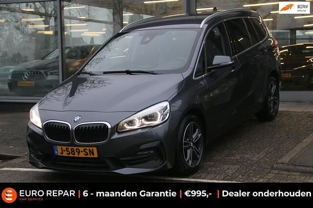 Grijs (metallic) Occasion 2019 BMW 220 Stationwagen | € 20.995 (Iets duurder) - Afbeelding 1/4