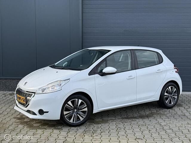 Wit Gebruikt 2014 Peugeot 208 Access Hatchback | € 4.850 (Goede deal) - Afbeelding 1/4