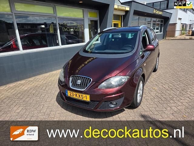 Rood Gebruikt 2010 Seat Altea XL MPV | € 2.640 (Eerlijke prijs) - Afbeelding 1/4