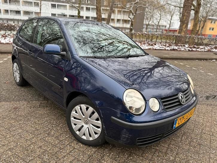 Blauw Occasion 2002 VW Polo Hatchback | € 1.599 (Goede deal) - Afbeelding 1/4