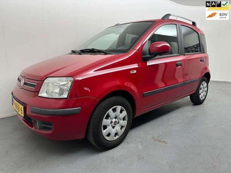 Rood Gebruikt 2010 Fiat Panda Emotion Hatchback | € 2.450 (Eerlijke prijs) - Afbeelding 1/4