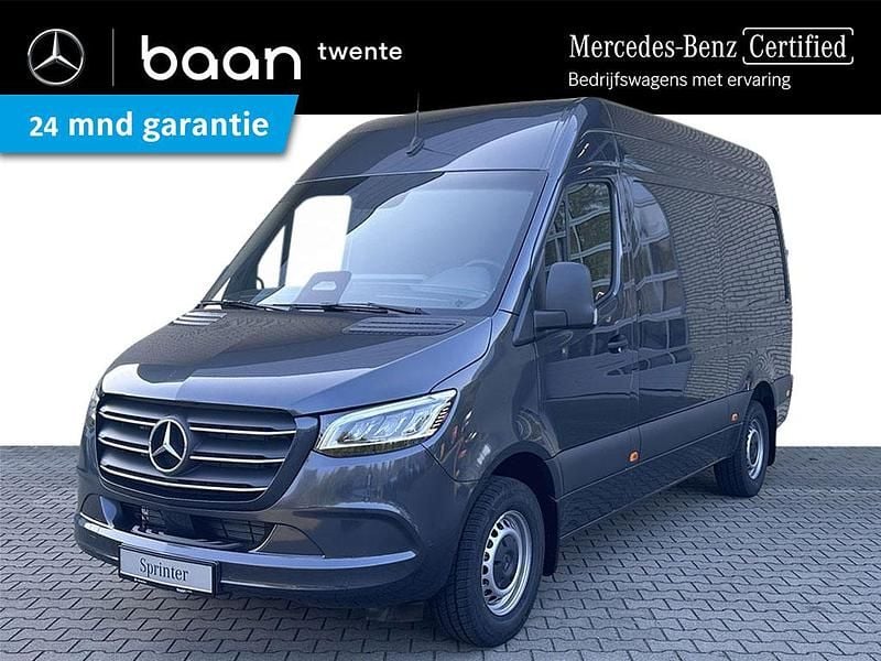 Grijs Gebruikt 2024 Mercedes Sprinter Van | € 59.900 - Afbeelding 1/4