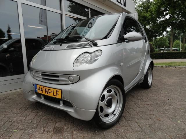 Grijs Gebruikt 2003 Smart ForTwo Coupé Passion Coupé | € 1.850 (Eerlijke prijs) - Afbeelding 1/4